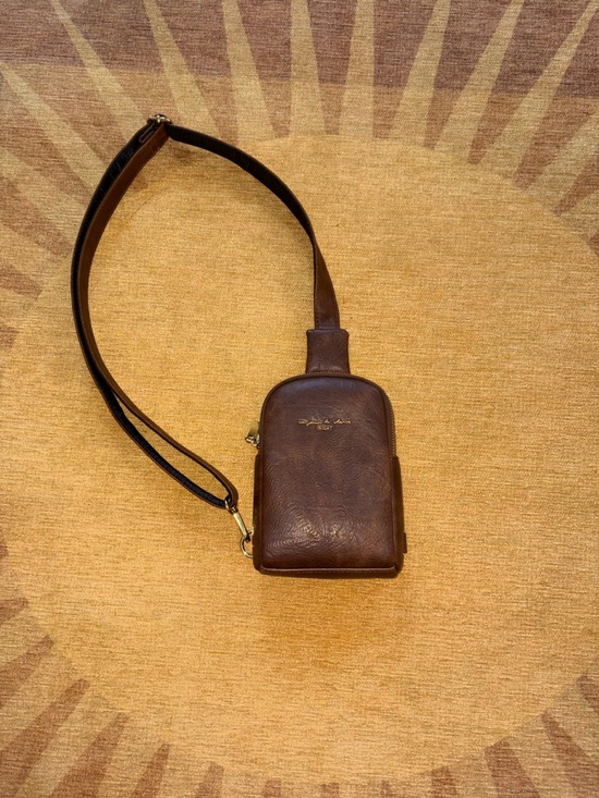 Inicat Handbags - Classic Brown Leather Crossbody Sling Bag